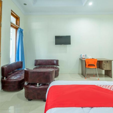 Oyo 2259 Zleepy Ks Tubun Hotel Cirebon Eksteriør billede